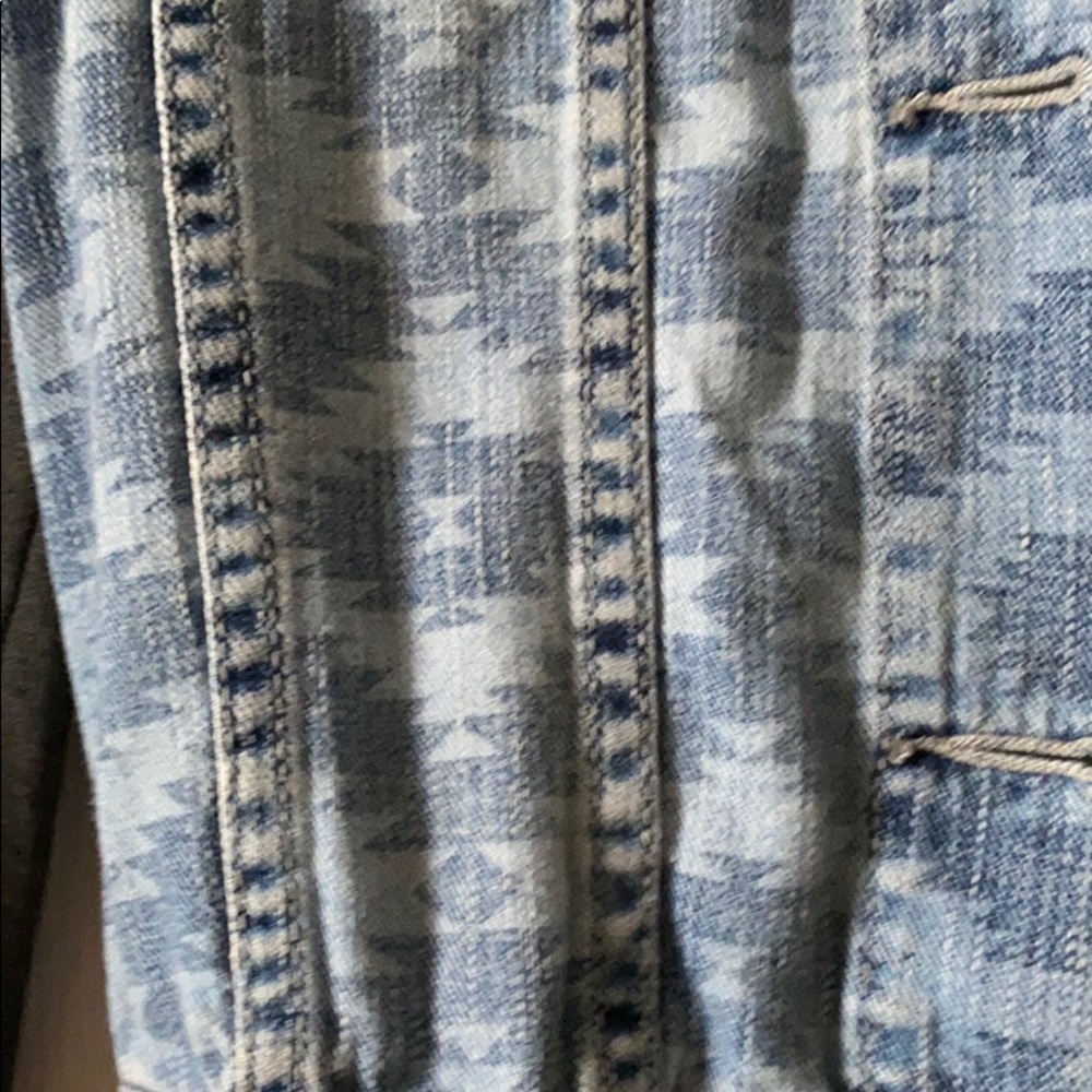 Jean jacket - Picture 2 of 4